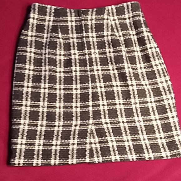 5 for $20 Women's Short Pencil Skirt - Picture 3 of 3